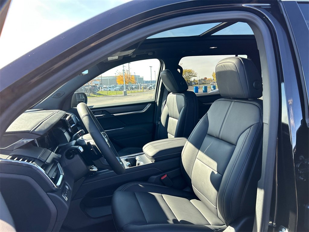 2026 GMC ACADIA - Image 14