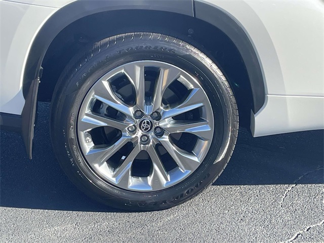 2023 Toyota Highlander Limited photo 3