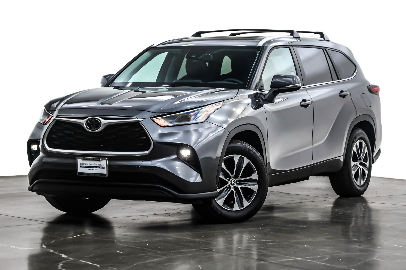 2024 Toyota Highlander XLE's photo