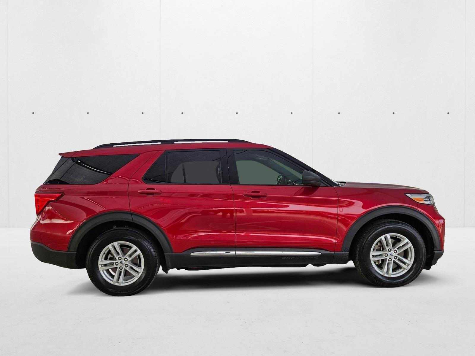 2021 Ford Explorer XLT photo 2