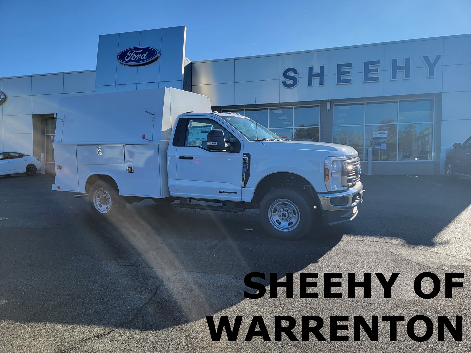 2025 Ford F-350 Super Duty Chassis Cab XLT's photo