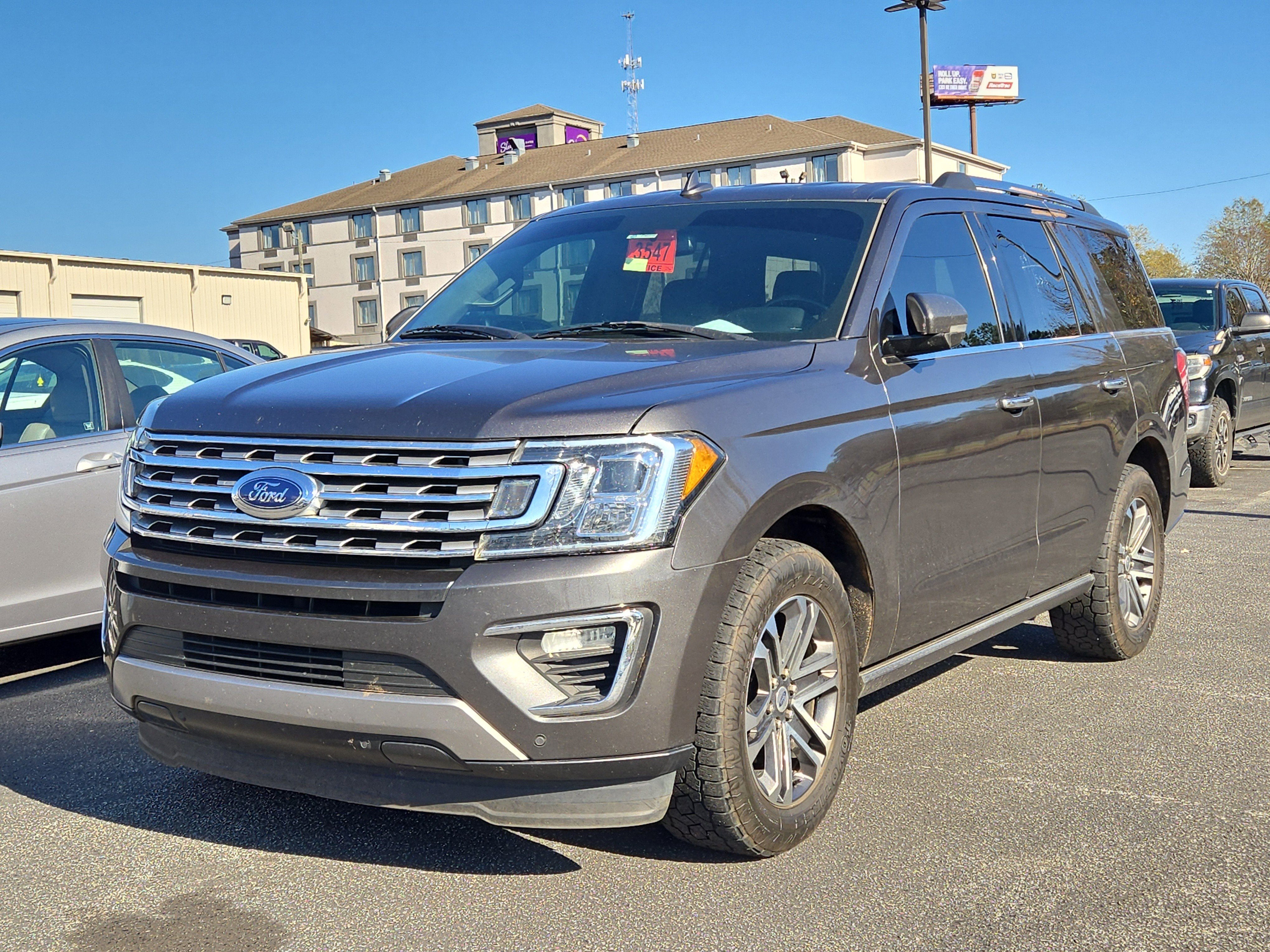 2019 Ford Expedition Limited's photo