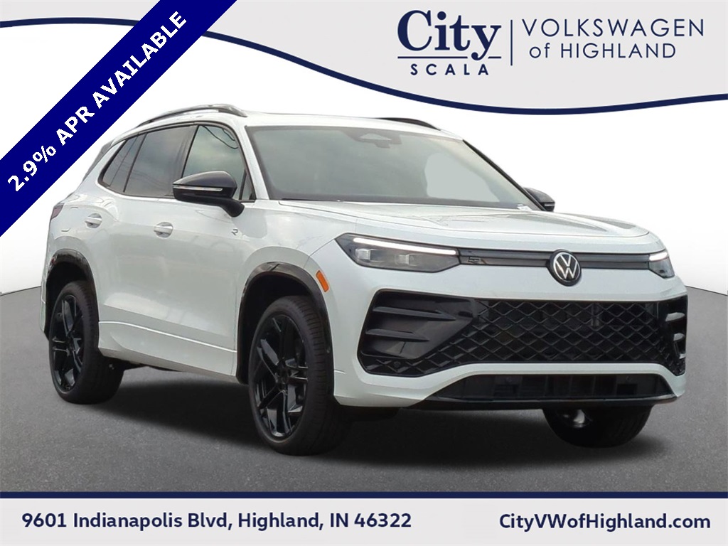 2025 Volkswagen Tiguan SE R-LINE BLACK's photo