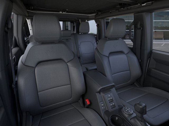 2025 Ford Bronco Outer Banks photo 10