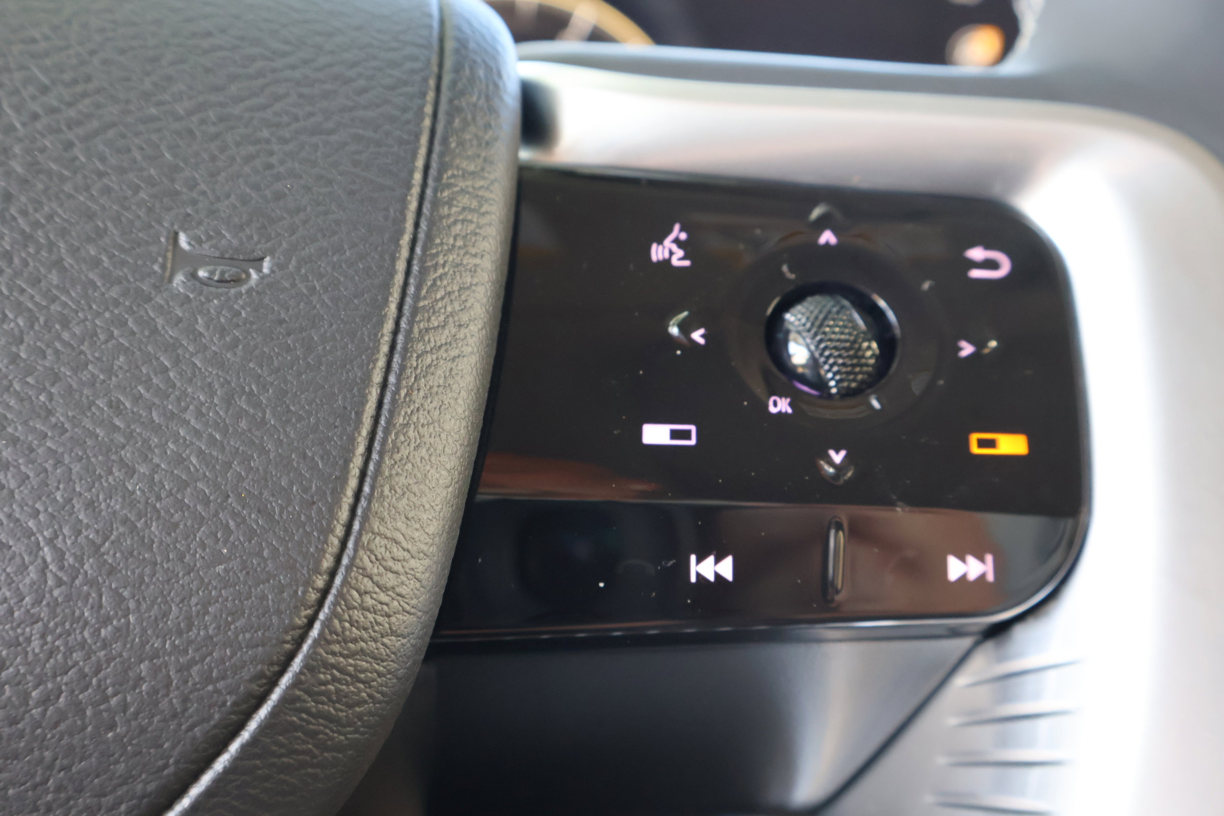 2026 Infiniti QX80 Luxe photo 25