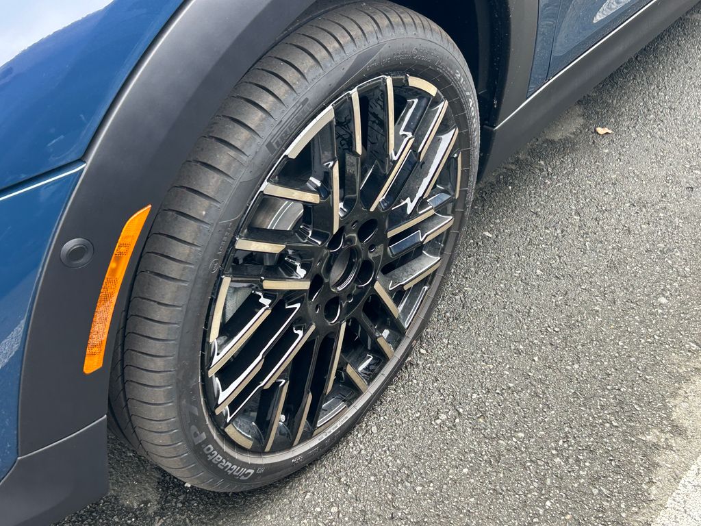 2026 Mini Cooper 2 Door Hardtop Signature photo 3