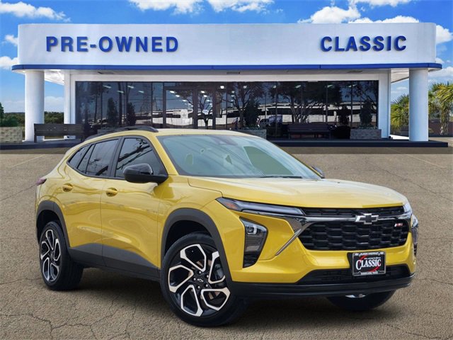 2025 Chevrolet Trax RS's photo