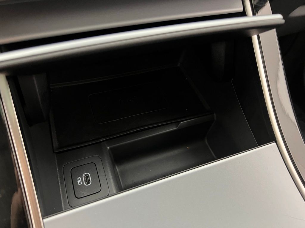 2024 Land Rover Range Rover Velar S photo 11