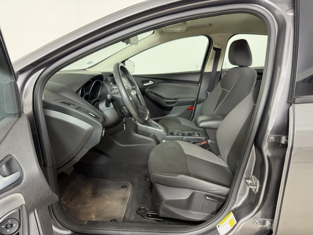 2014 Ford Focus SE photo 2