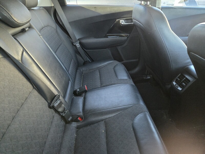 2019 Kia Niro S Touring photo 5
