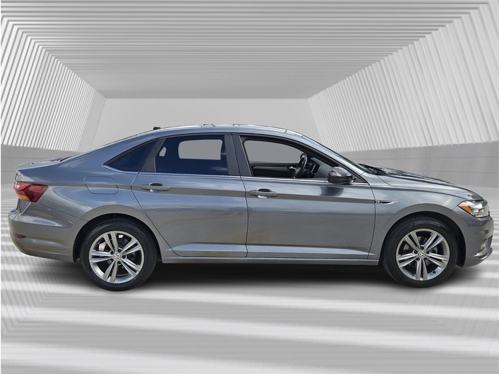 2019 Volkswagen Jetta R-Line photo 2