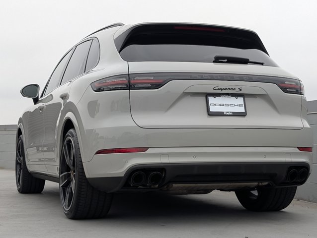2023 Porsche Cayenne S Platinum Edition photo 3