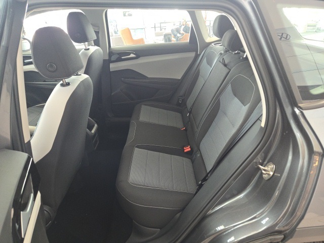 2025 Volkswagen Taos S photo 15