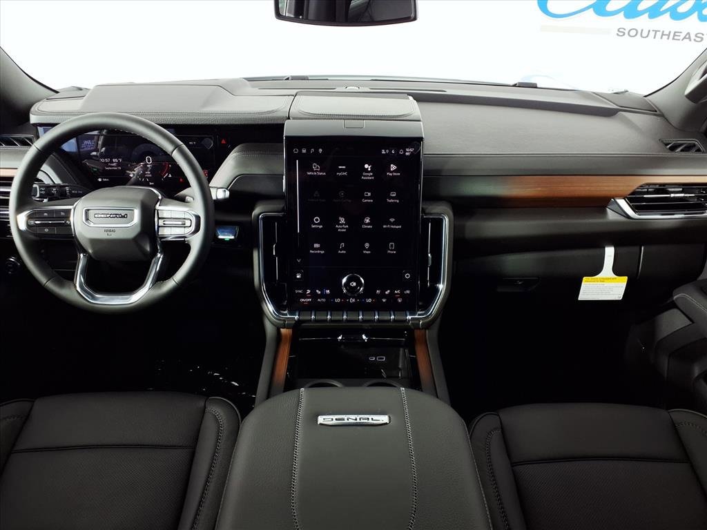 2026 Gmc Yukon XL Denali photo 2