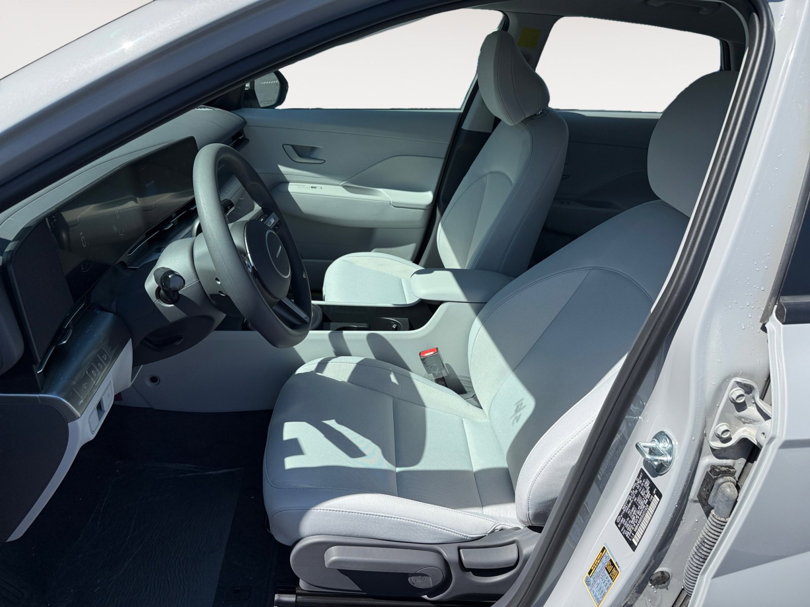 2025 Hyundai Kona SE photo 9