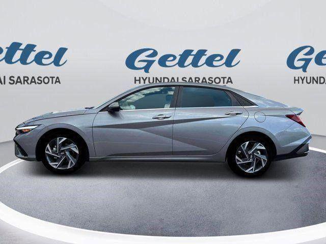 2025 Hyundai Elantra SEL Convenience photo 3
