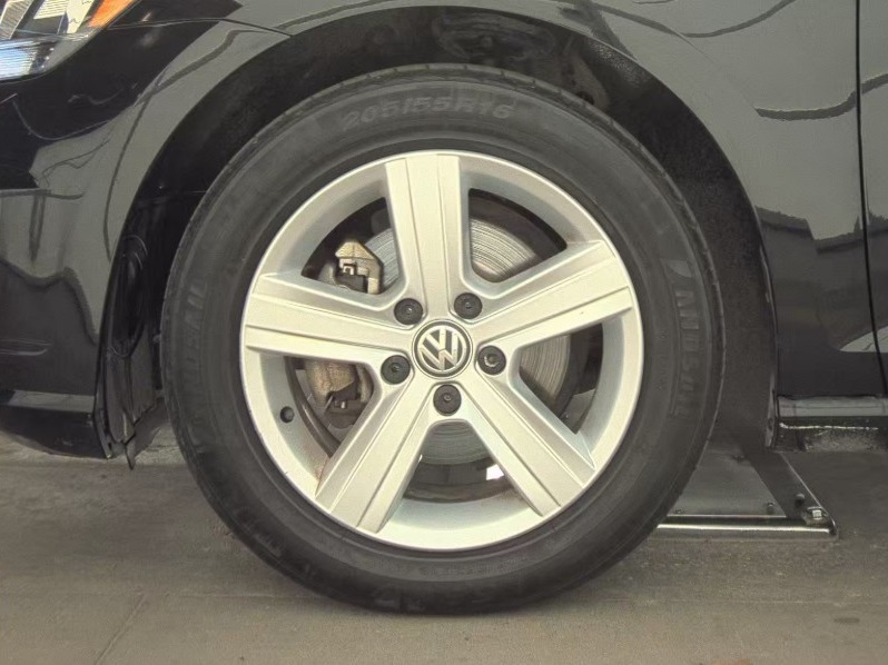 2018 Volkswagen Golf SportWagen SE photo 7