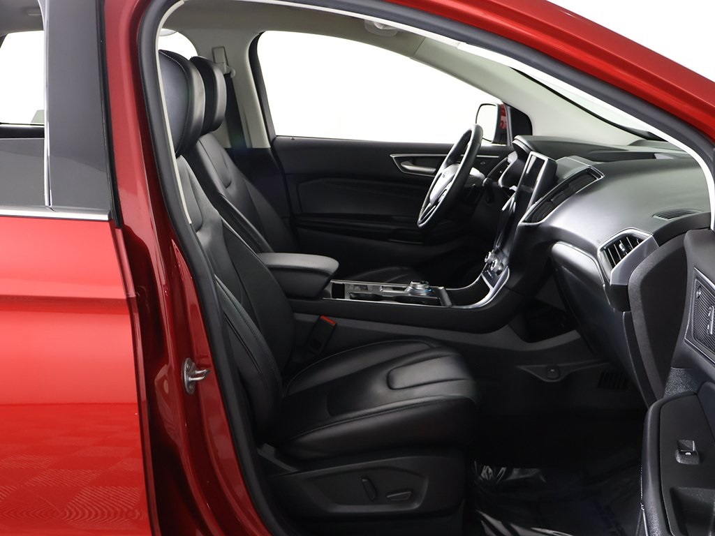 2022 Ford Edge Titanium photo 23