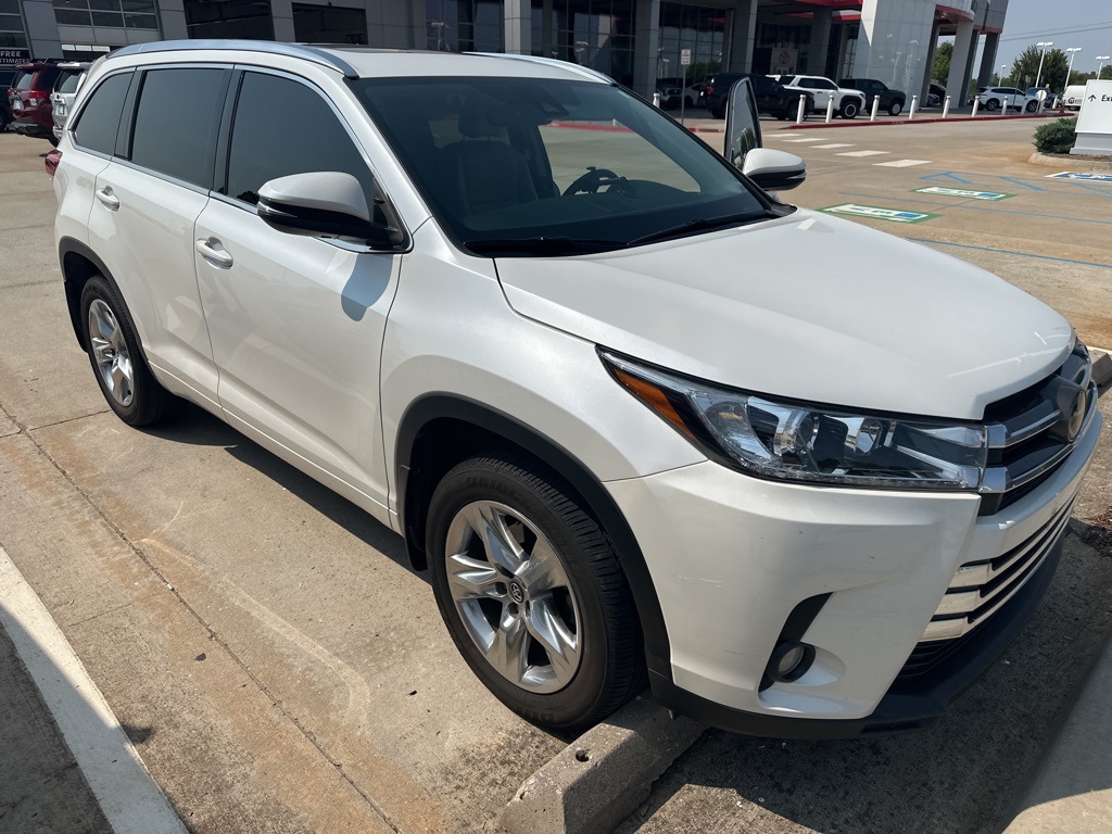 2017 Toyota Highlander Limited photo 2