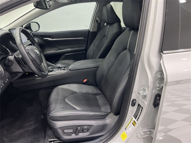 2022 Toyota Camry XSE photo 17