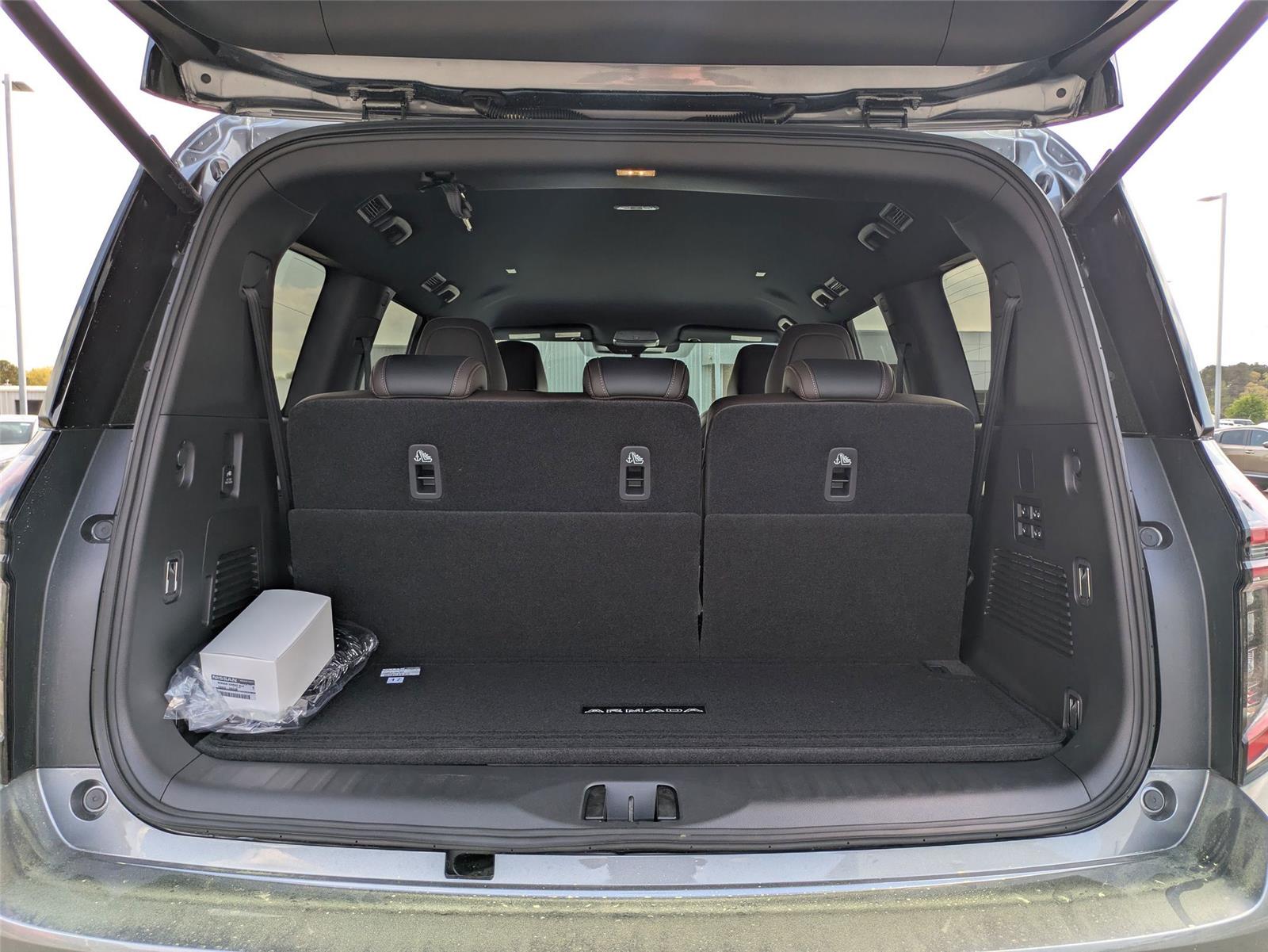 2025 Nissan Armada SL photo 34
