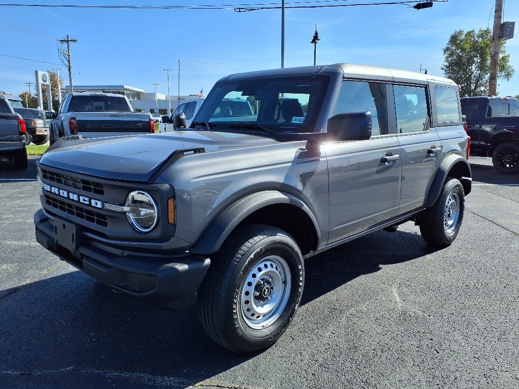 2025 Ford Bronco 4-Door Base's photo