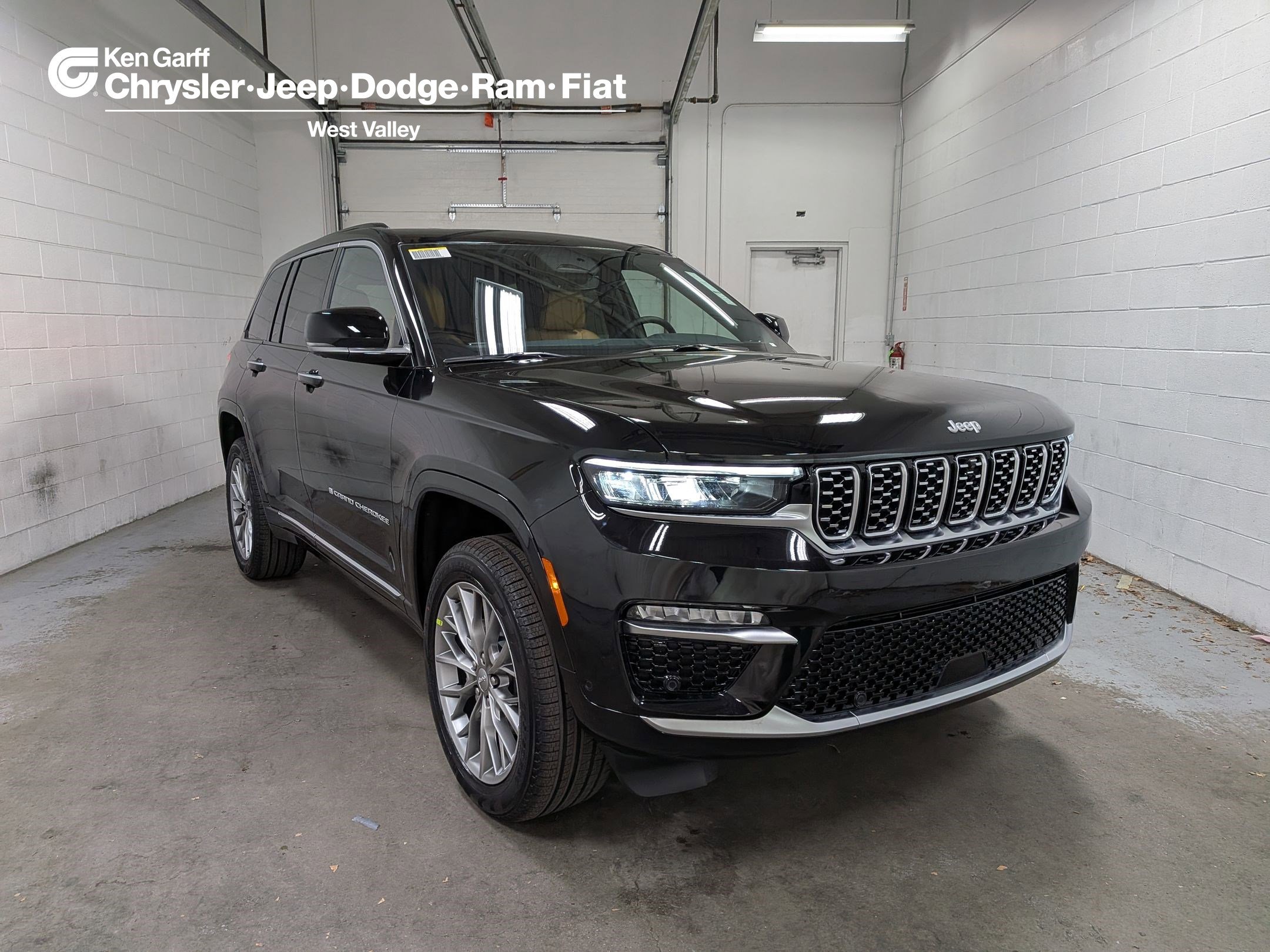 2025 Jeep Grand Cherokee Summit's photo