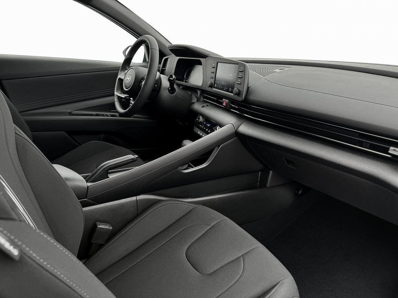 2025 Hyundai Elantra SEL Sport photo 13