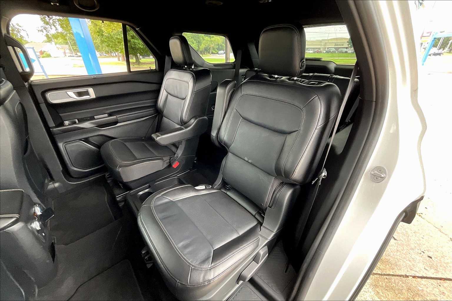 2020 Ford Explorer Limited photo 16