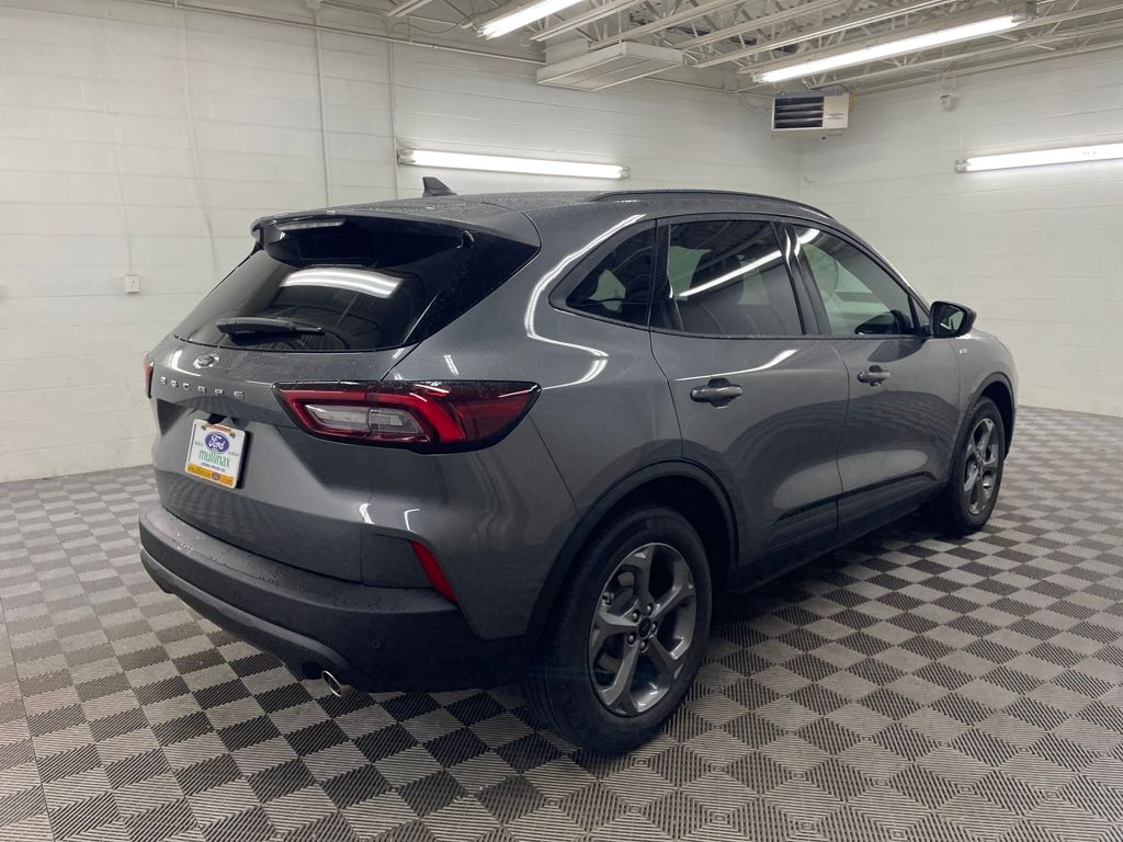 2026 Ford Escape ST-Line photo 3