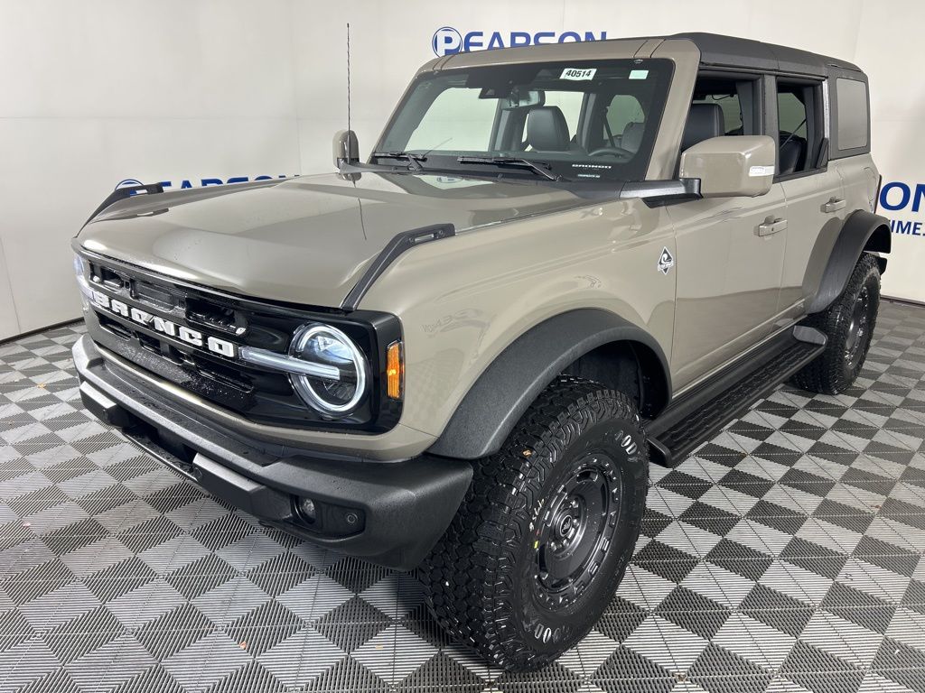2025 Ford Bronco 4-Door Outer Banks's photo