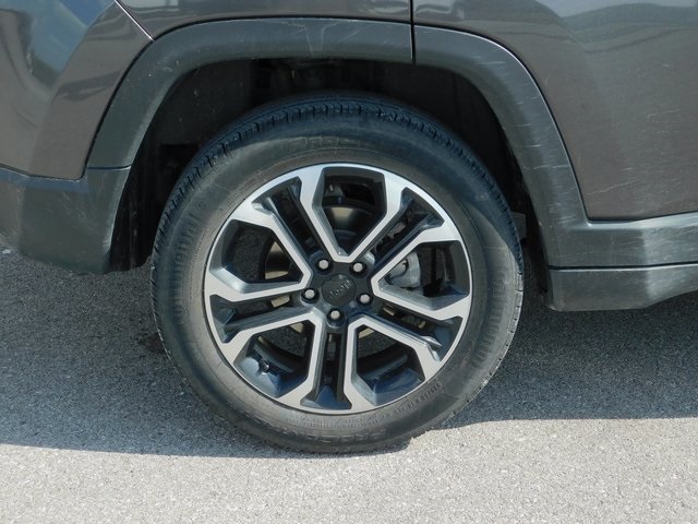 2023 Jeep Compass Limited photo 10