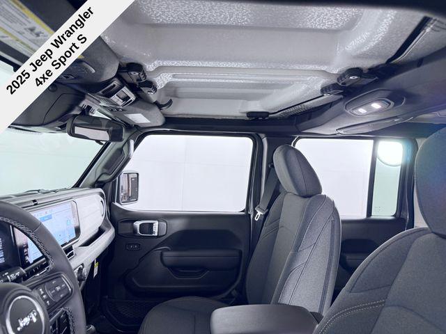 2025 Jeep Wrangler Sport S 4xe photo 22