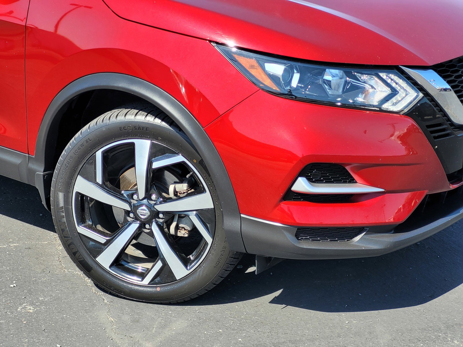 2020 Nissan Rogue Sport SL photo 2