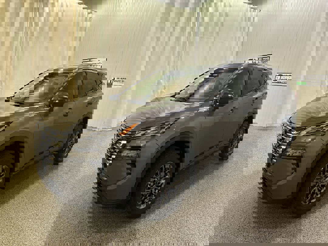 2026 Nissan Rogue S photo 3