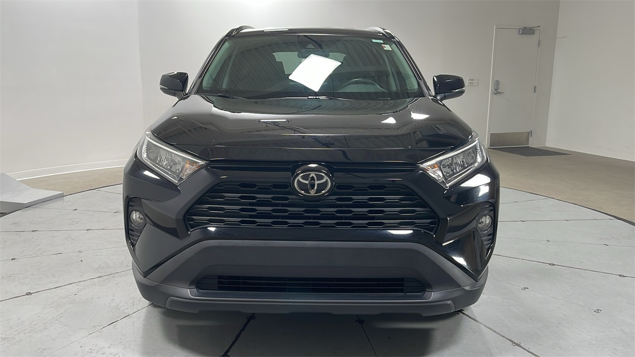 2021 Toyota RAV4 XLE photo 2