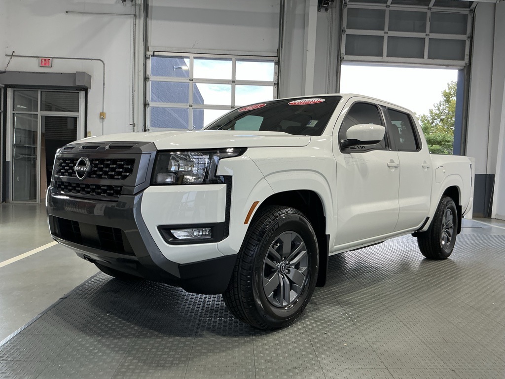 2025 Nissan Frontier SV photo 2