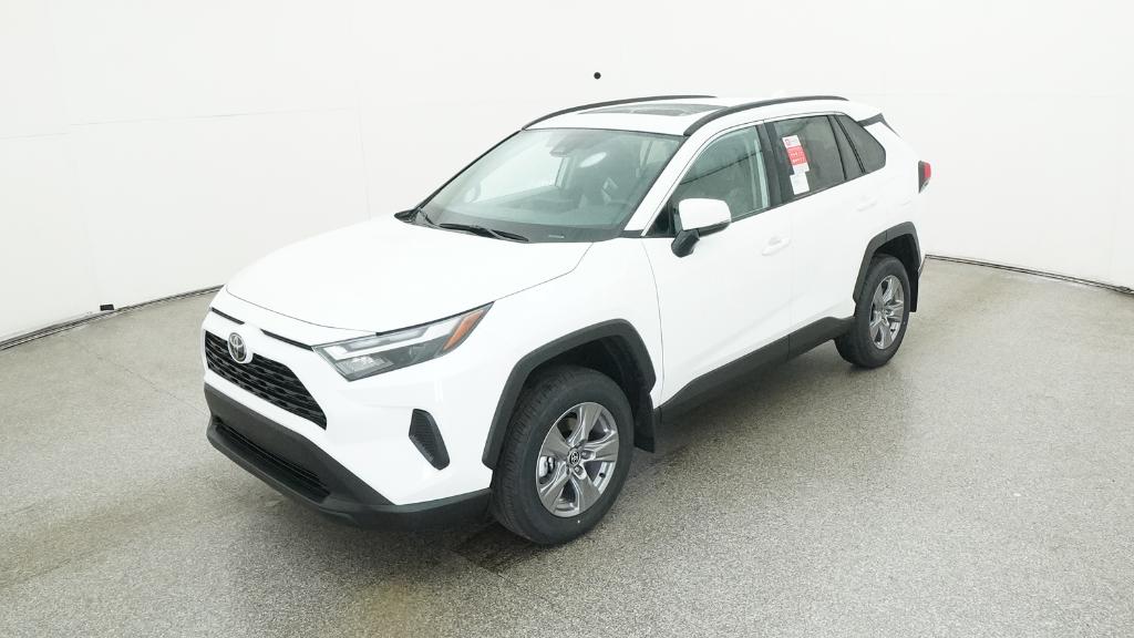 2025 Toyota RAV4 XLE's photo