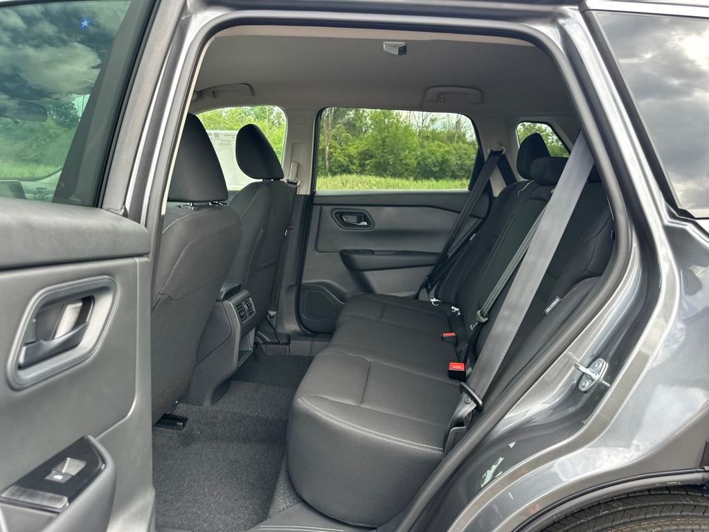 2026 Nissan Rogue S photo 13