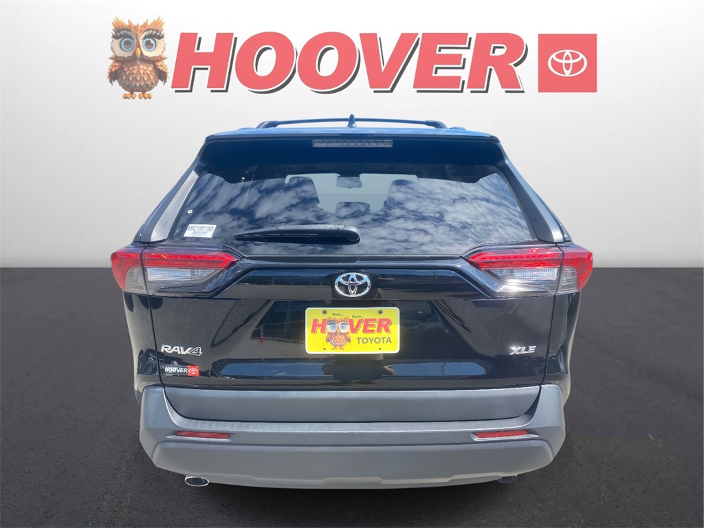 2022 Toyota RAV4 XLE photo 3