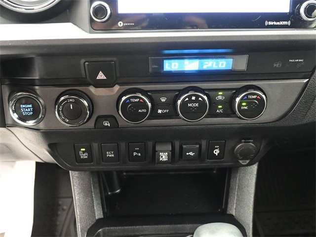 2023 Toyota Tacoma TRD Off-Road photo 2