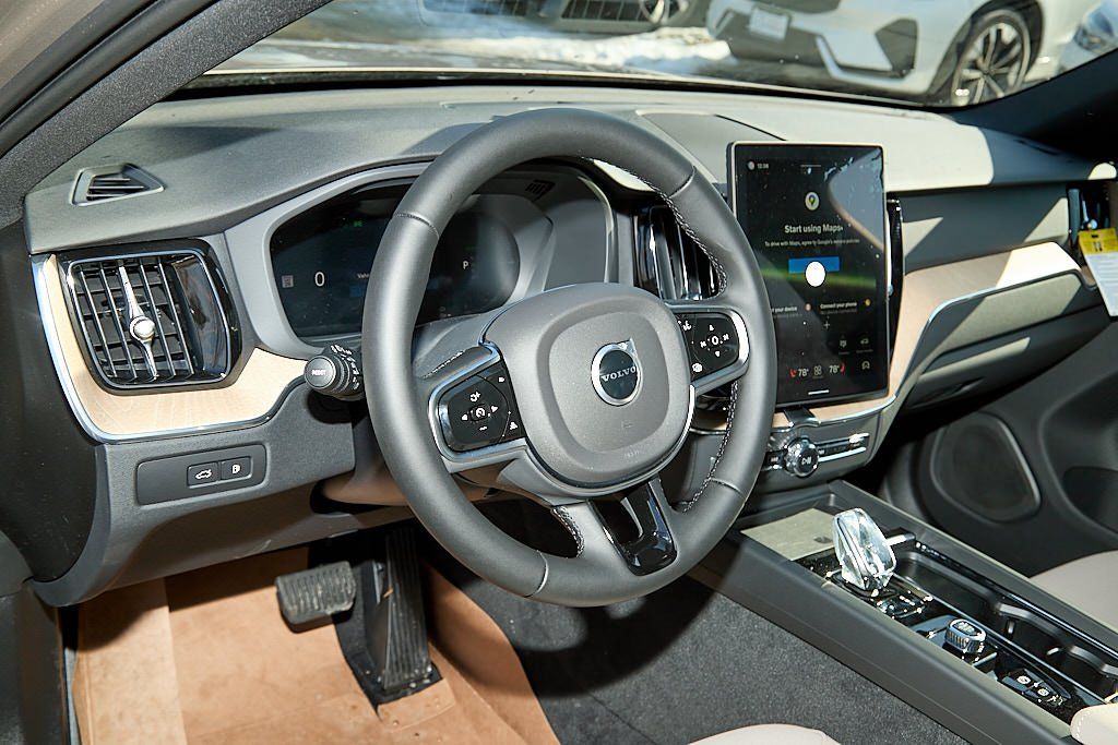 2026 VOLVO XC60 - Image 12