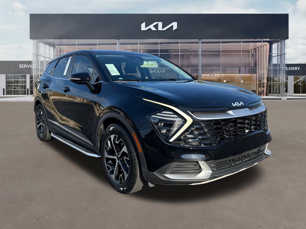 2024 Kia Sportage EX's photo