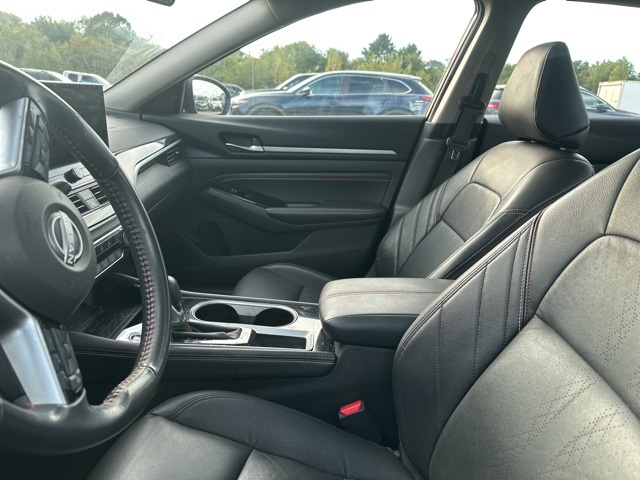 2023 Nissan Altima 2.5 SR photo 7