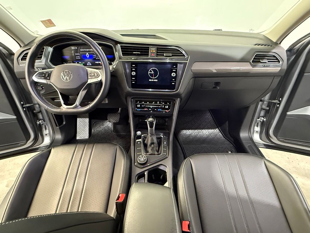 2024 Volkswagen Tiguan SE Wolfsburg Edition photo 17
