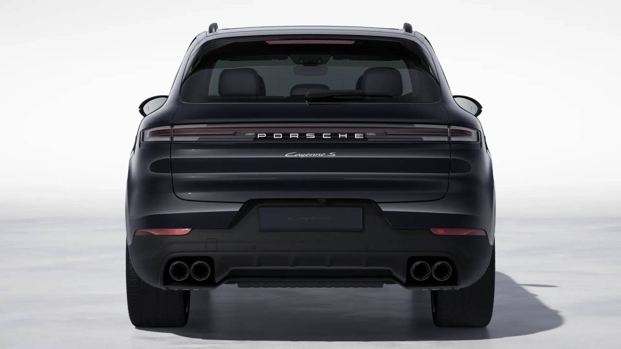 2026 Porsche Cayenne S photo 8