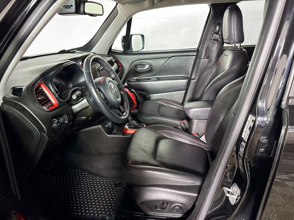 2022 Jeep Renegade Trailhawk photo 10