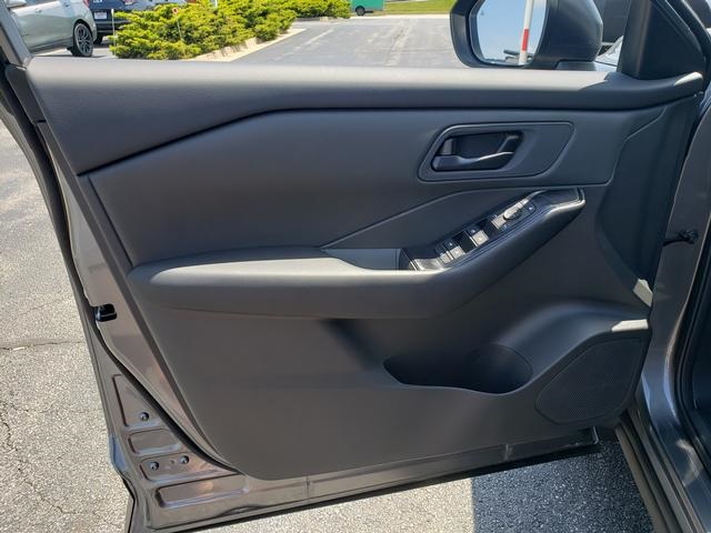 2025 Nissan Rogue S photo 11