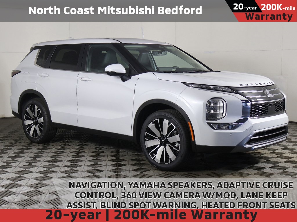 2025 Mitsubishi Outlander SE's photo