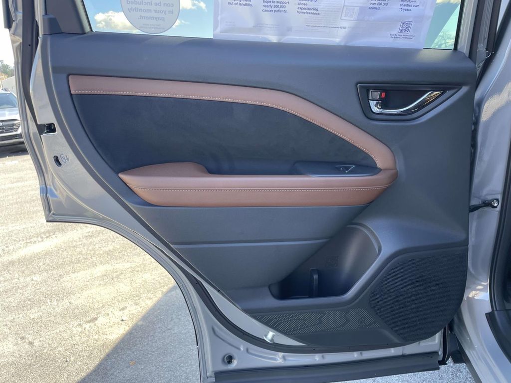 2025 Subaru Forester Touring photo 2